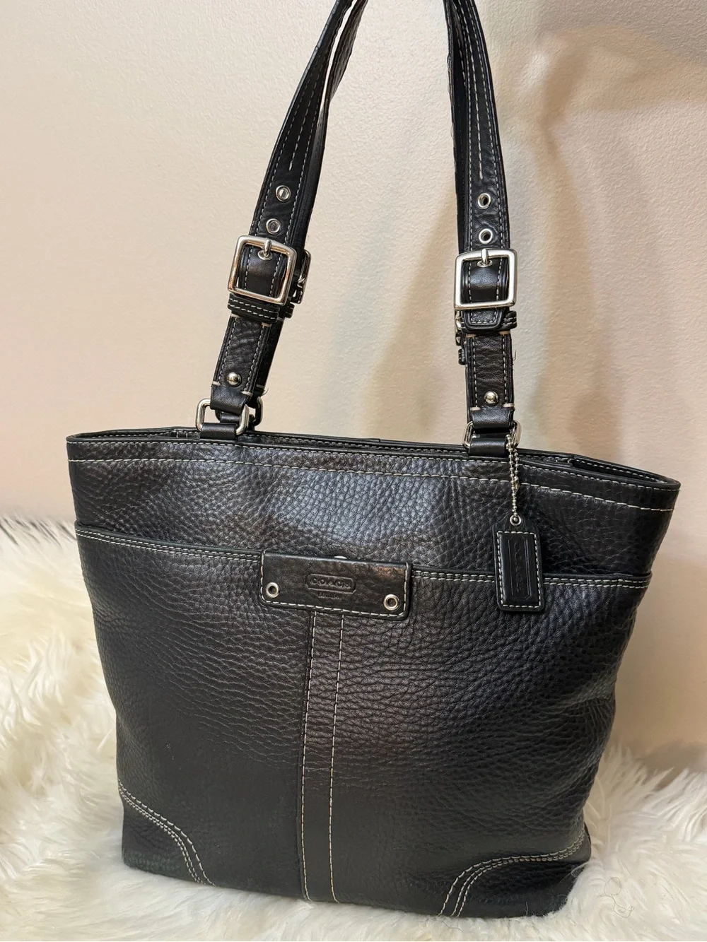 Coach Black Pebbled Leather Buckle-Accent Tote:F18089